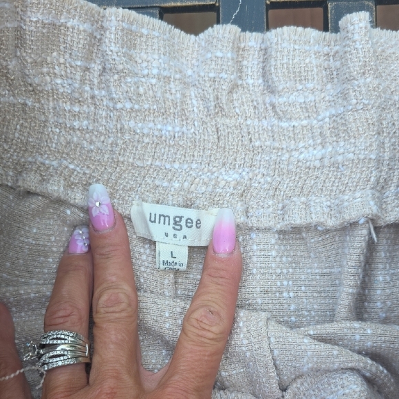 Umgee High Waist Cream Shorts with Belt - Picture 2 of 4